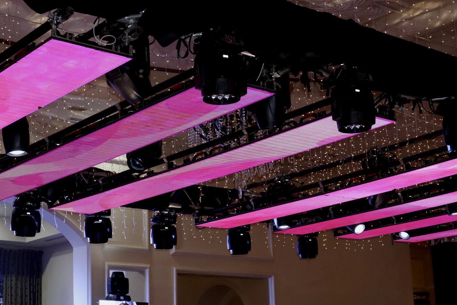 Sky screen club