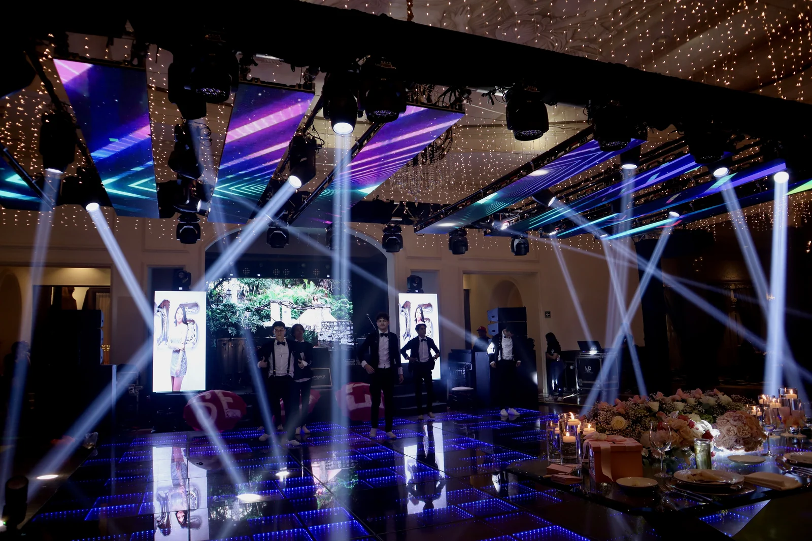Sky screen club